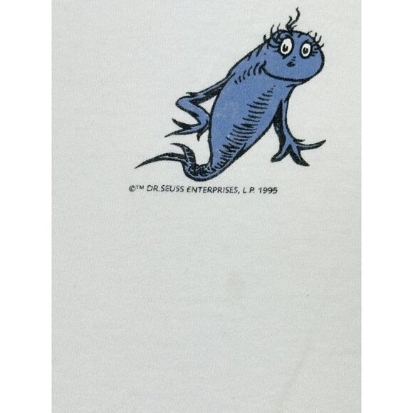 Vintage 1995 Dr Suess T-Shirt One Fish 2 Fish Book - Picture 4 of 10